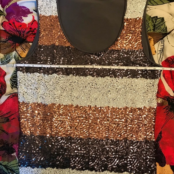 HAANI Sequins Top - Picture 4 of 4